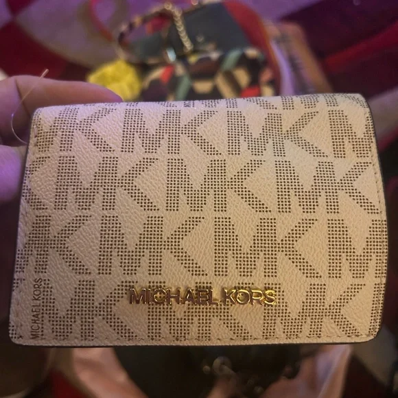 Michael Kors Beige Monogram Wallet - Picture 2 of 4
